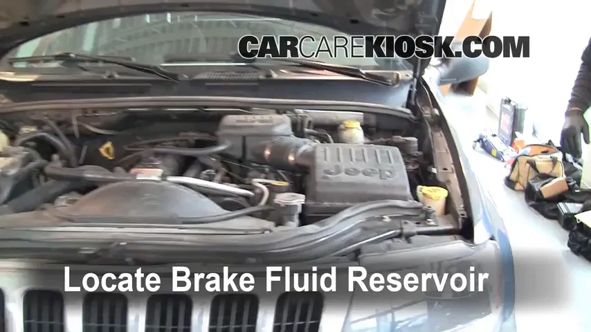 2003 Jeep Grand Cherokee Laredo 4.0L 6 Cyl. Brake Fluid Add Fluid